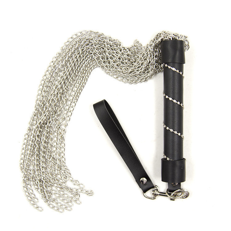 Diamond-Chain Leather Whip with Iron Chain – Red Scattering Whip for Couples